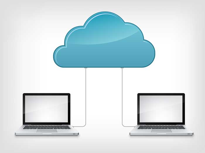 Zwei Rechner bilden bereits ein Netzwerk! Die Cloud verbindet beide Rechner und bietet optimale Zusammenarbeit, Speicher, Datensicherung und bei Bedarf sehr viel Rechenleistung. Bild: Zoonar/RAStudio