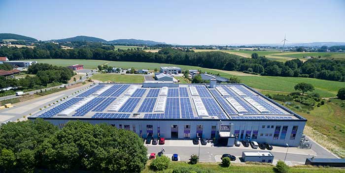 Versorgungssicherheit: Das TERRA Cloud-Rechenzentrum nutzt die Dachfläche zur Stromerzeugung mit Photovoltaik. Foto: Wortmann AG